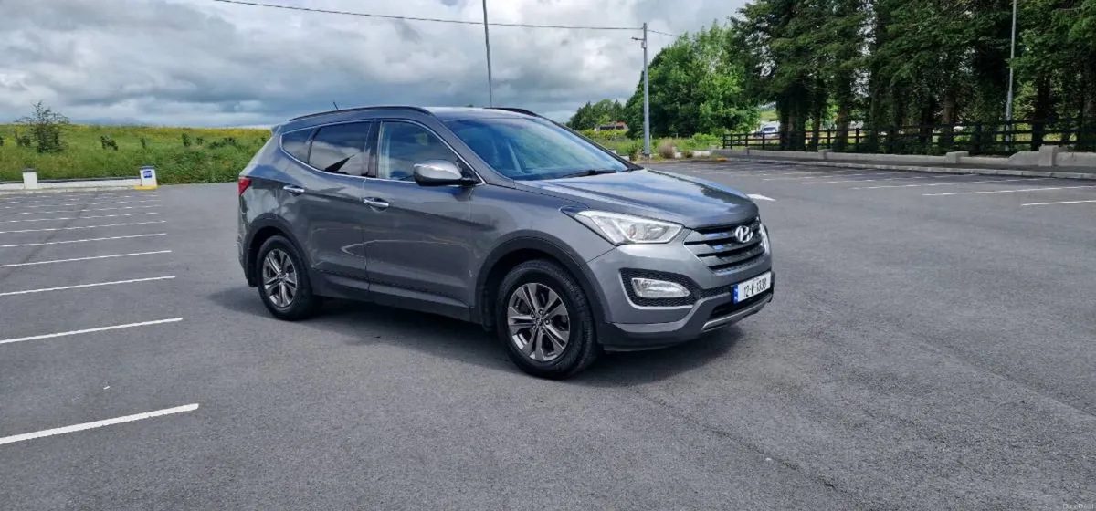 Hyundai Santa Fe 7 Seater - Image 1