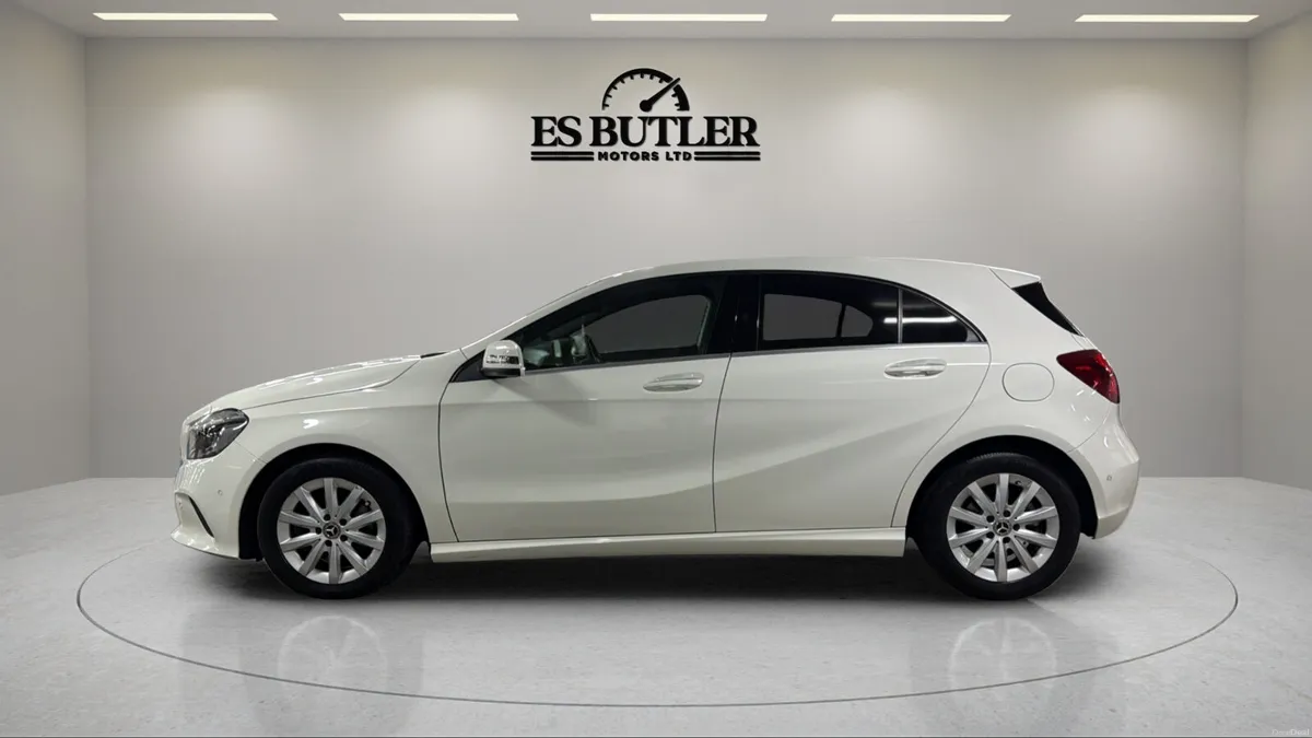 2017 Mercedes-Benz A180 1.6L AUTO ONLY 79,200 KMS - Image 2