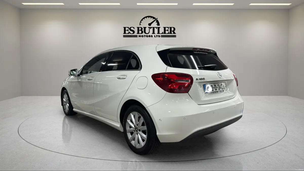 2017 Mercedes-Benz A180 1.6L AUTO ONLY 79,200 KMS - Image 3