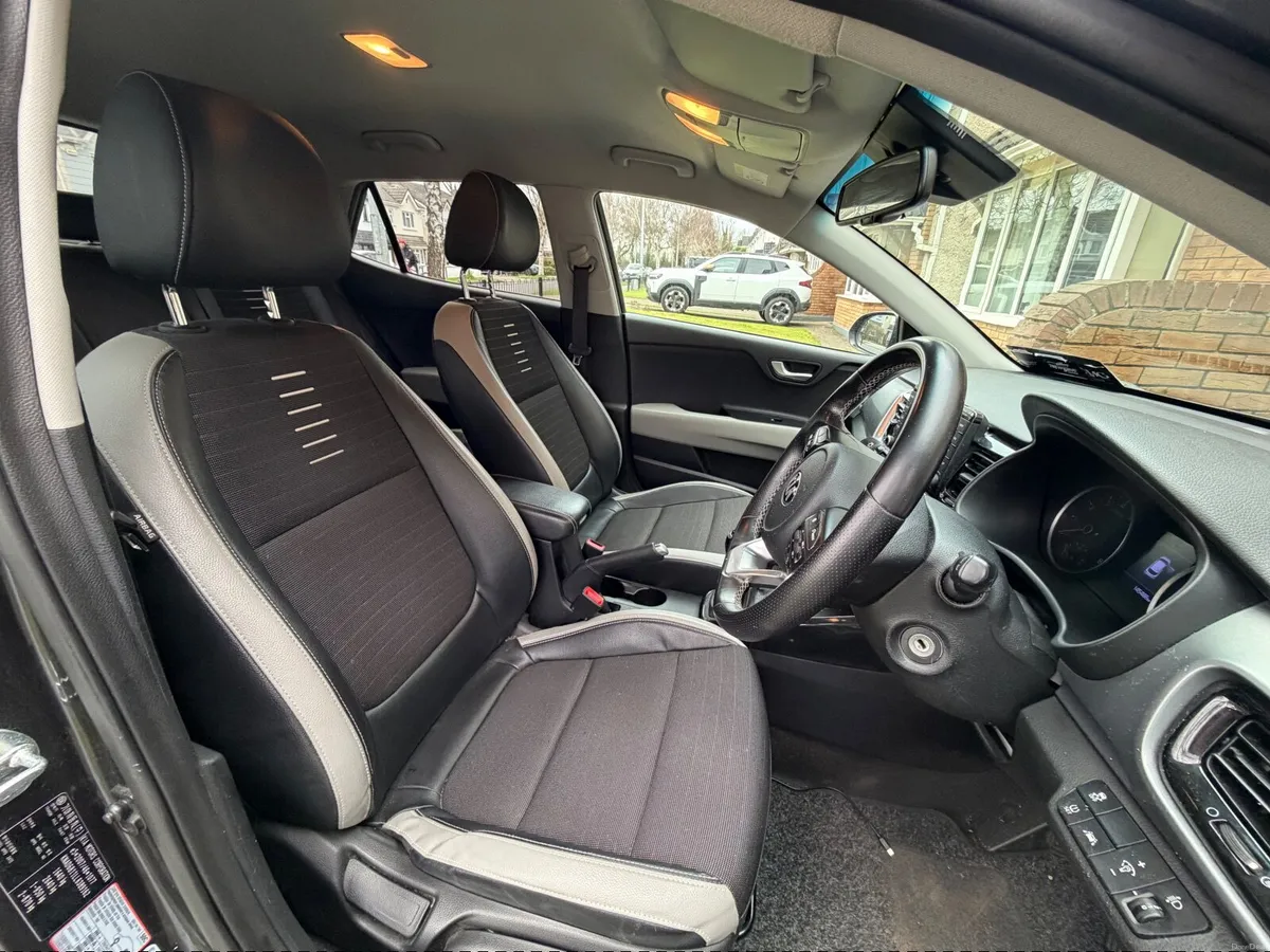 Kia Stonic k3 2021 - Image 3