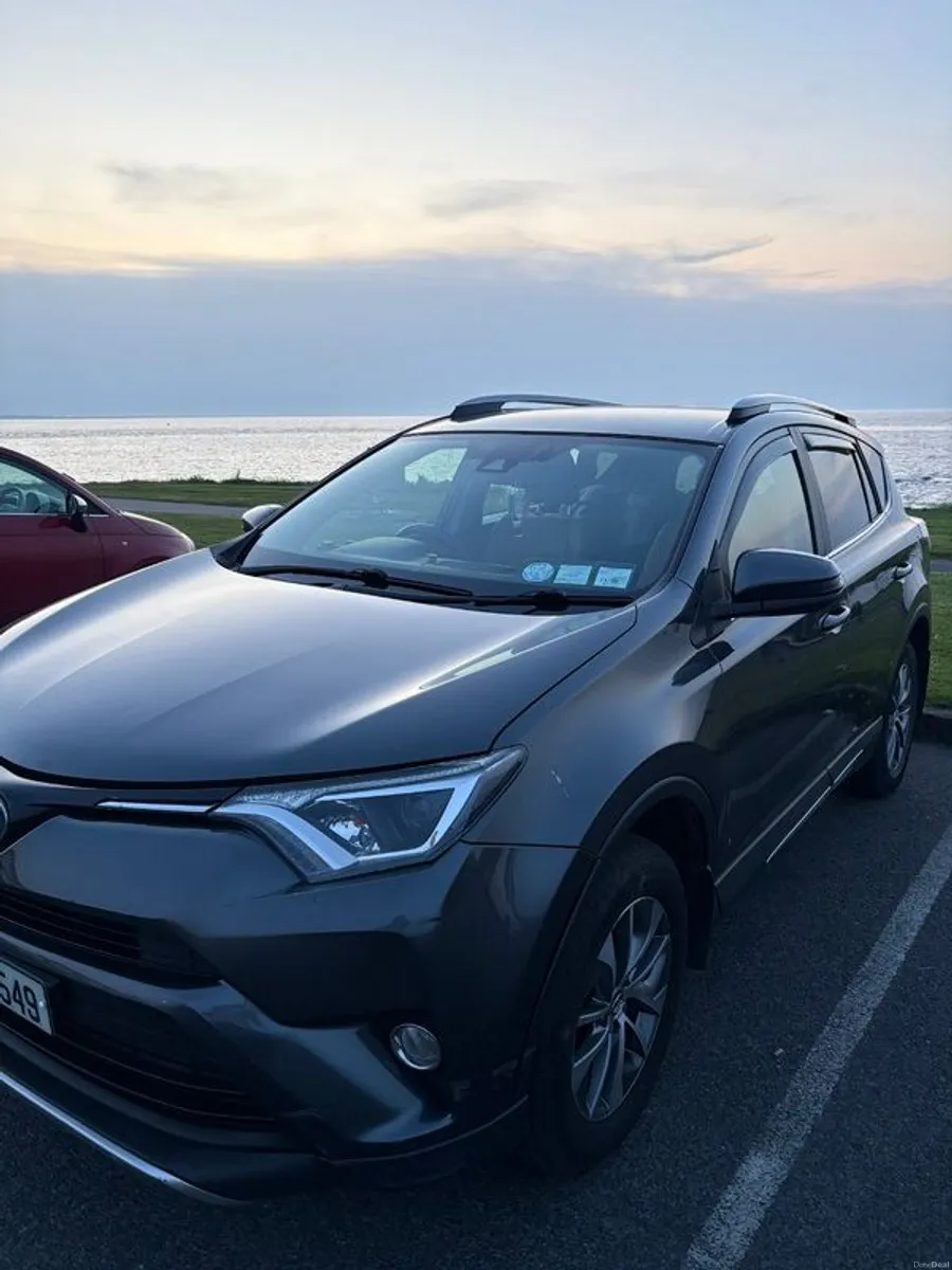 2017 Toyota RAV4 Hybrid Luna Sport  Fully Loaded  Excellent Condition - Image 2