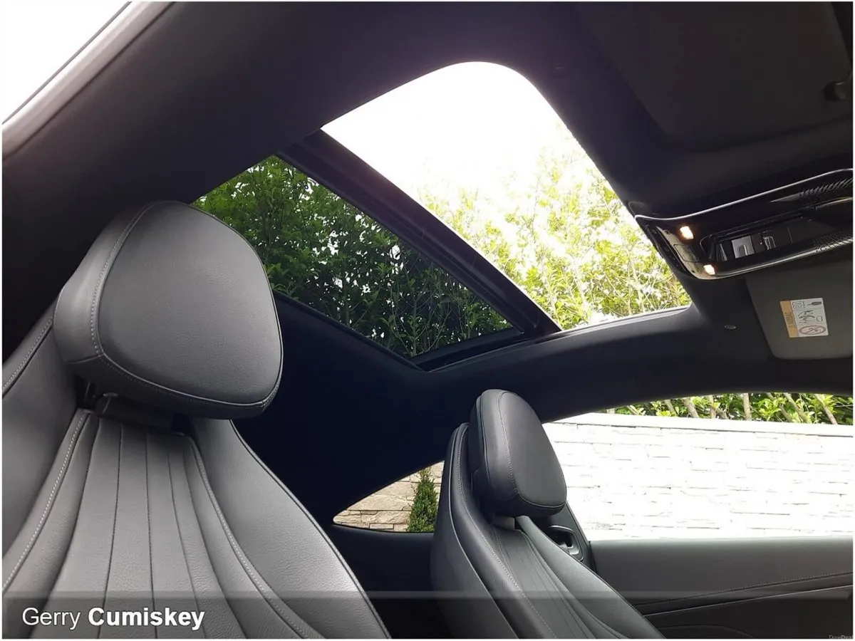 Mercedes-Benz CLE 300 AMG Line Premium PHEV - Image 4