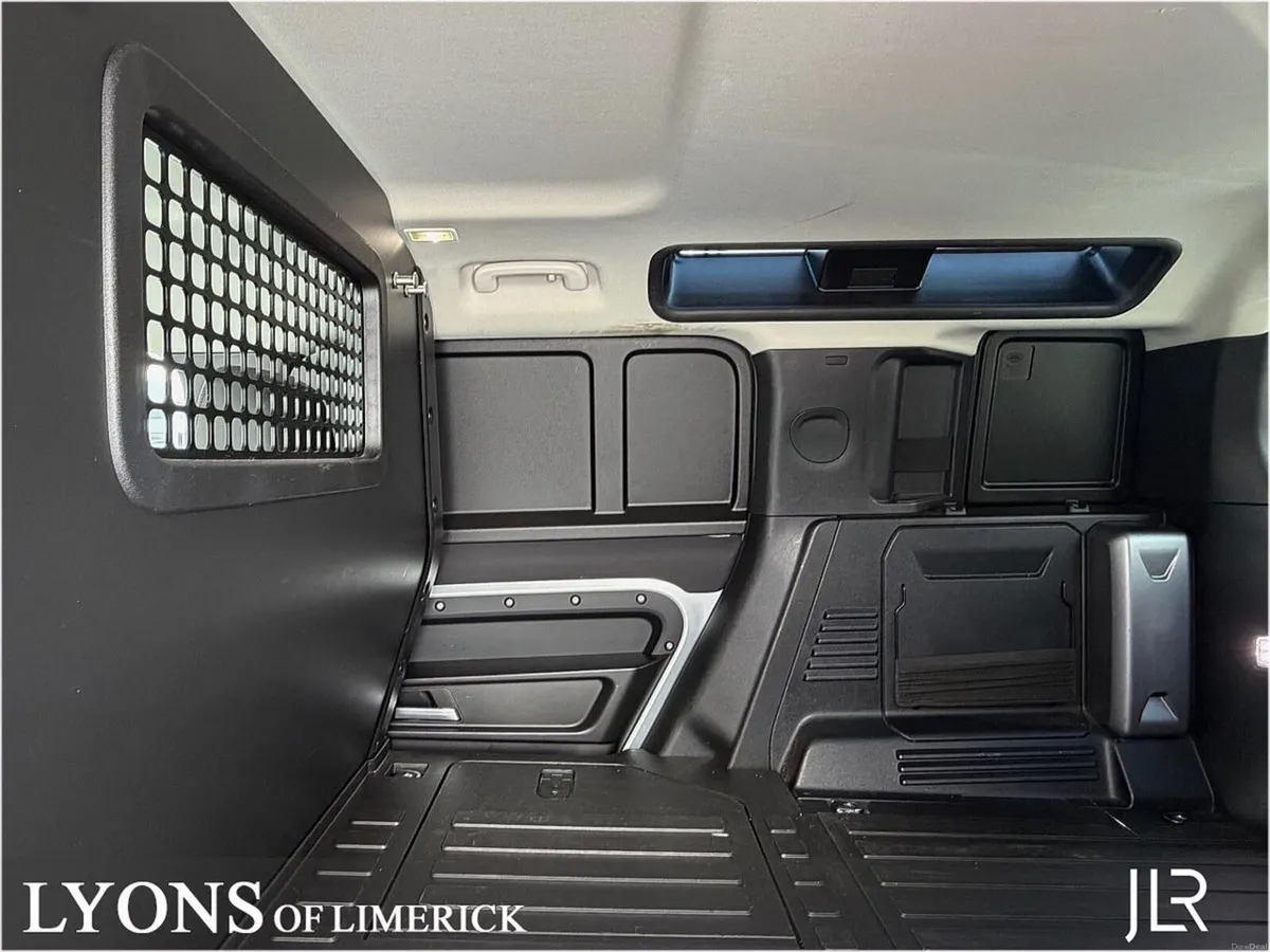Land Rover Defender DEFENDER 110 3.0 D Hardtop - Image 5