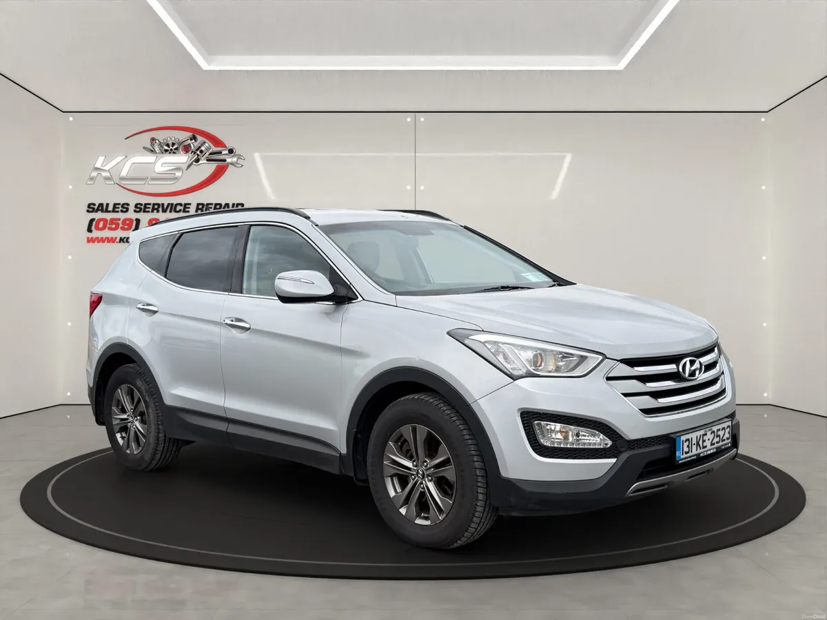 2013 Hyundai Santa Fe - 7 Seater - Low Mileage - Image 4