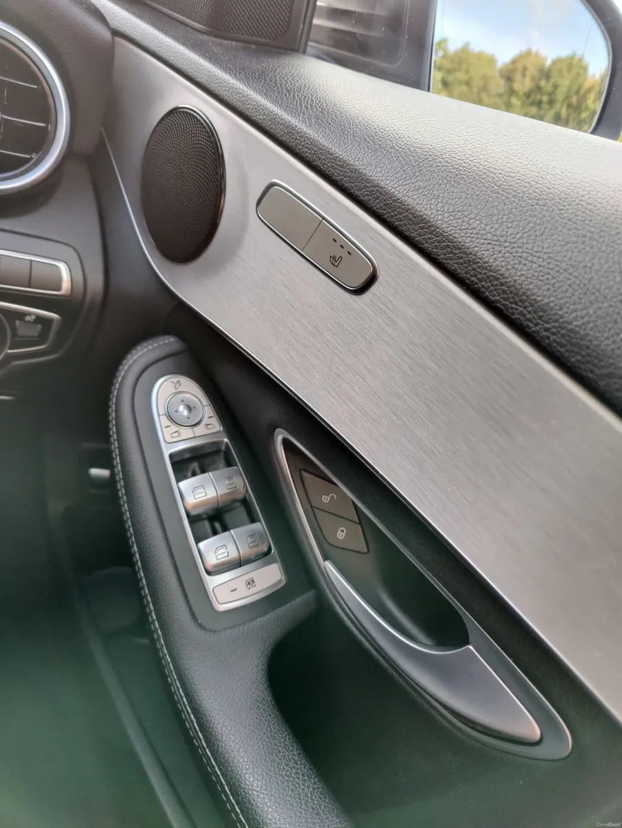 Mercedes-Benz C-Class 2017 - Image 4