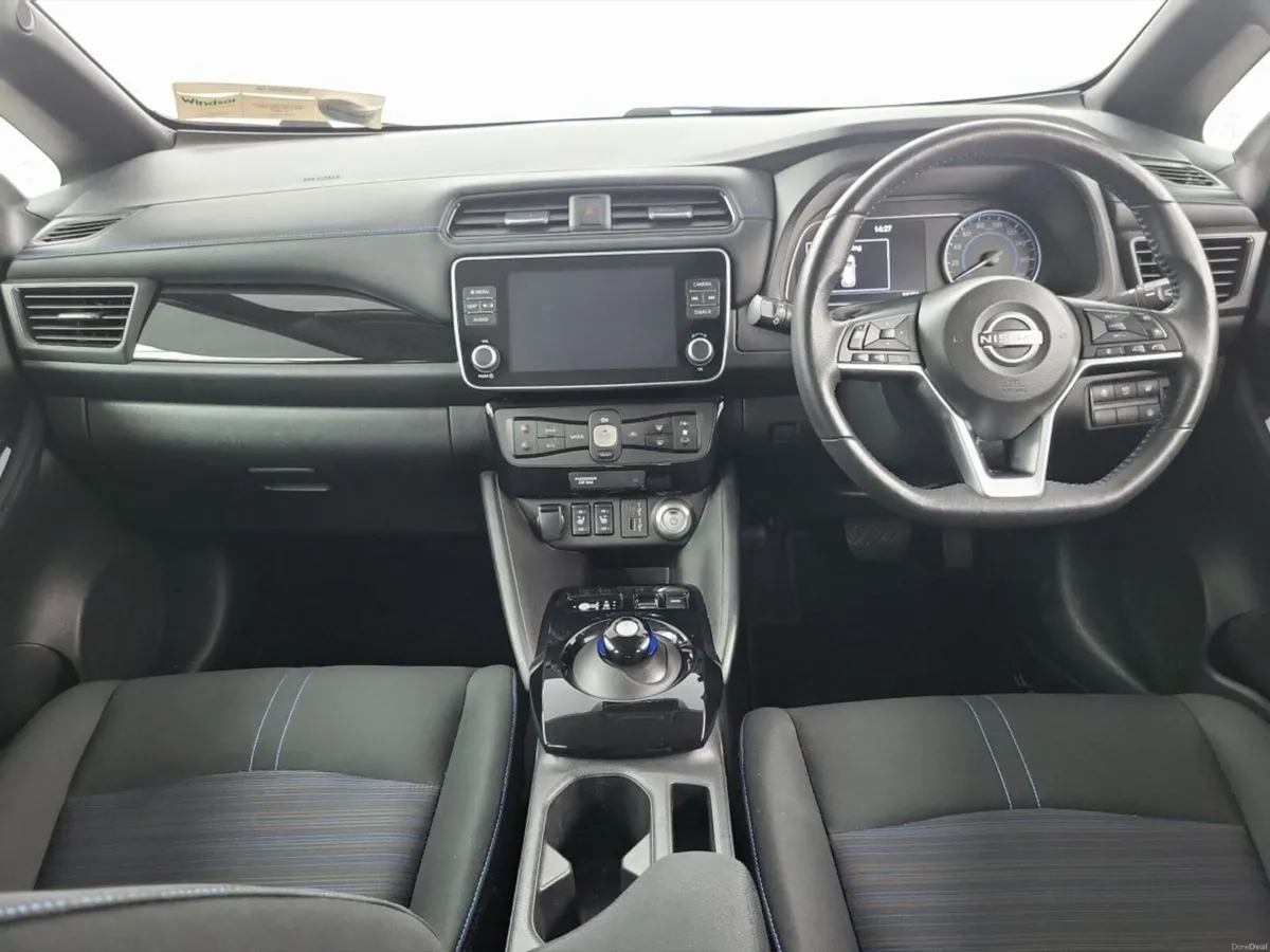 Nissan Leaf Leaf SV Premium 40 kWh + Cold Pack - Image 4