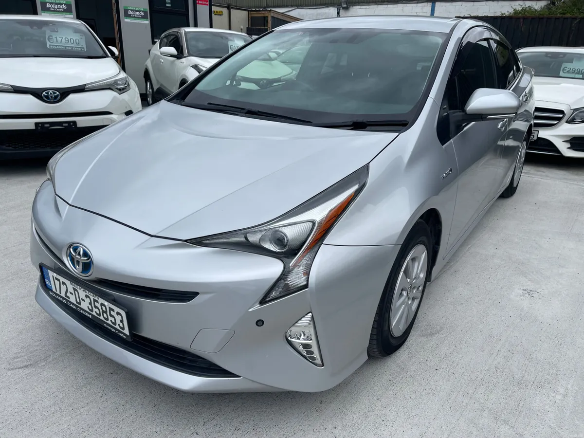 172 Toyota Prius Hybrid 1.8 Automatic 5dr Model - Image 3