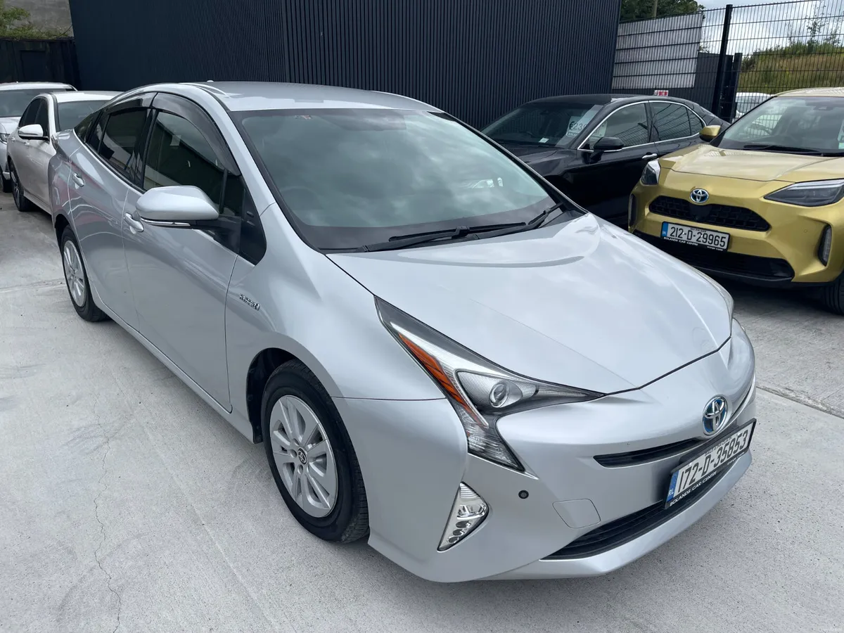 172 Toyota Prius Hybrid 1.8 Automatic 5dr Model - Image 2