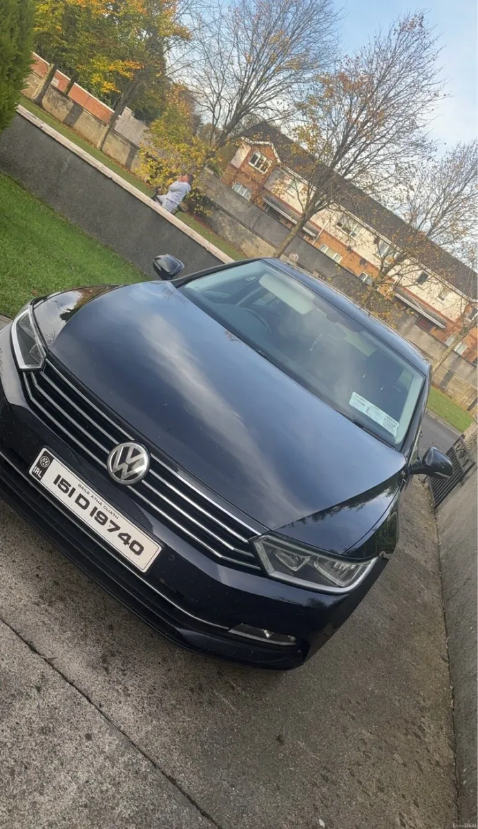 Volkswagen Passat - Image 1
