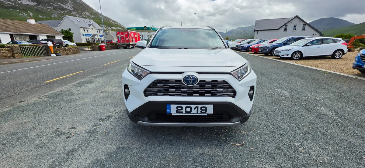 Toyota RAV4 Design Hybrid AWD 2019 - Image 2