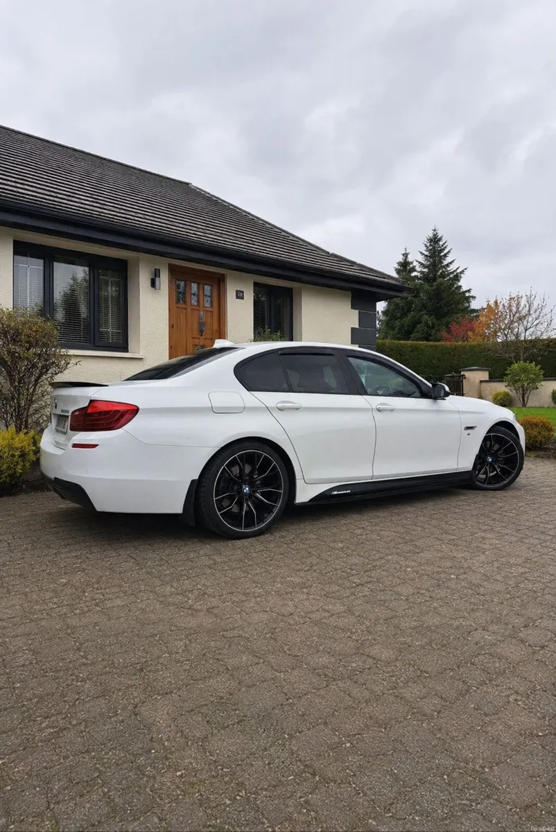 BMW 5-Series 2016 - Image 1