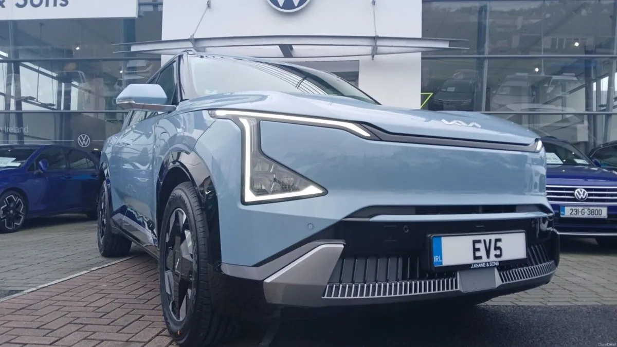 Kia EV5 Earth 3 **SAT NAV, HEATED FRONT & REAR SEA - Image 3