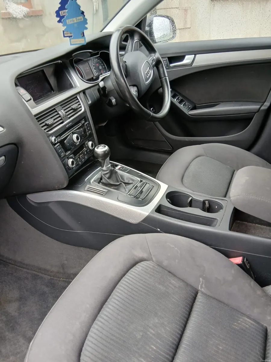 Audi A4 2012 - Image 2