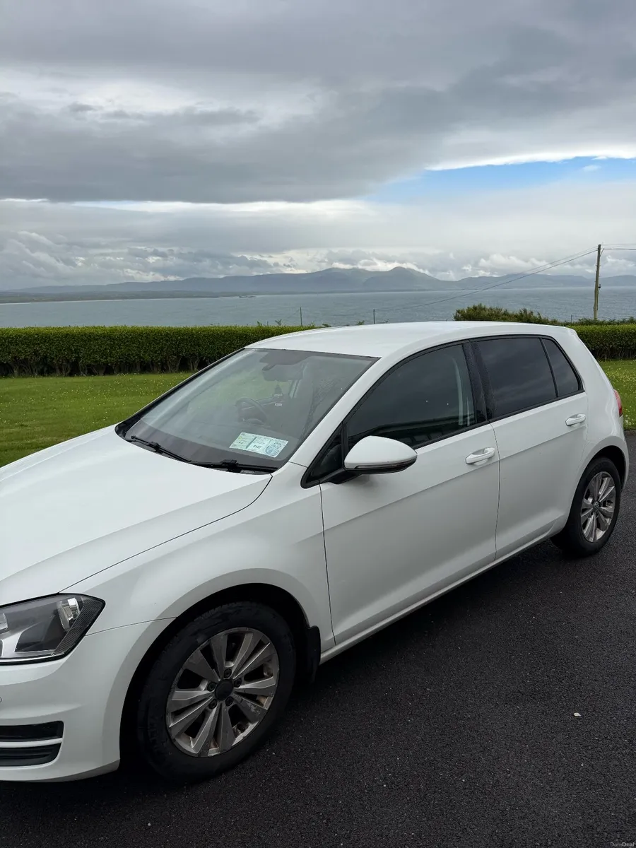 White Volkswagen Golf Comfortline 1.6 TDI Manual - Image 4