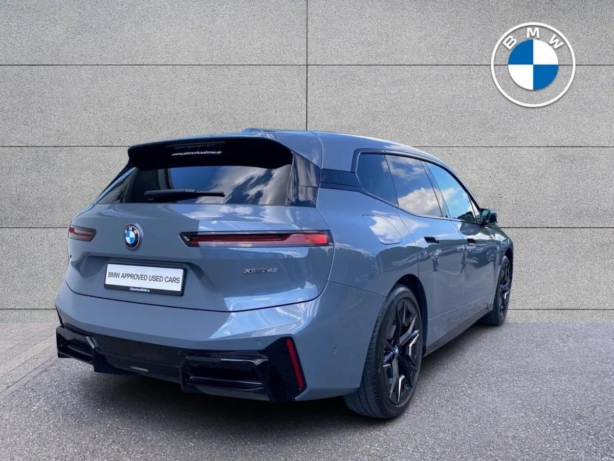 BMW iX xDrive45 M Sport - Image 3