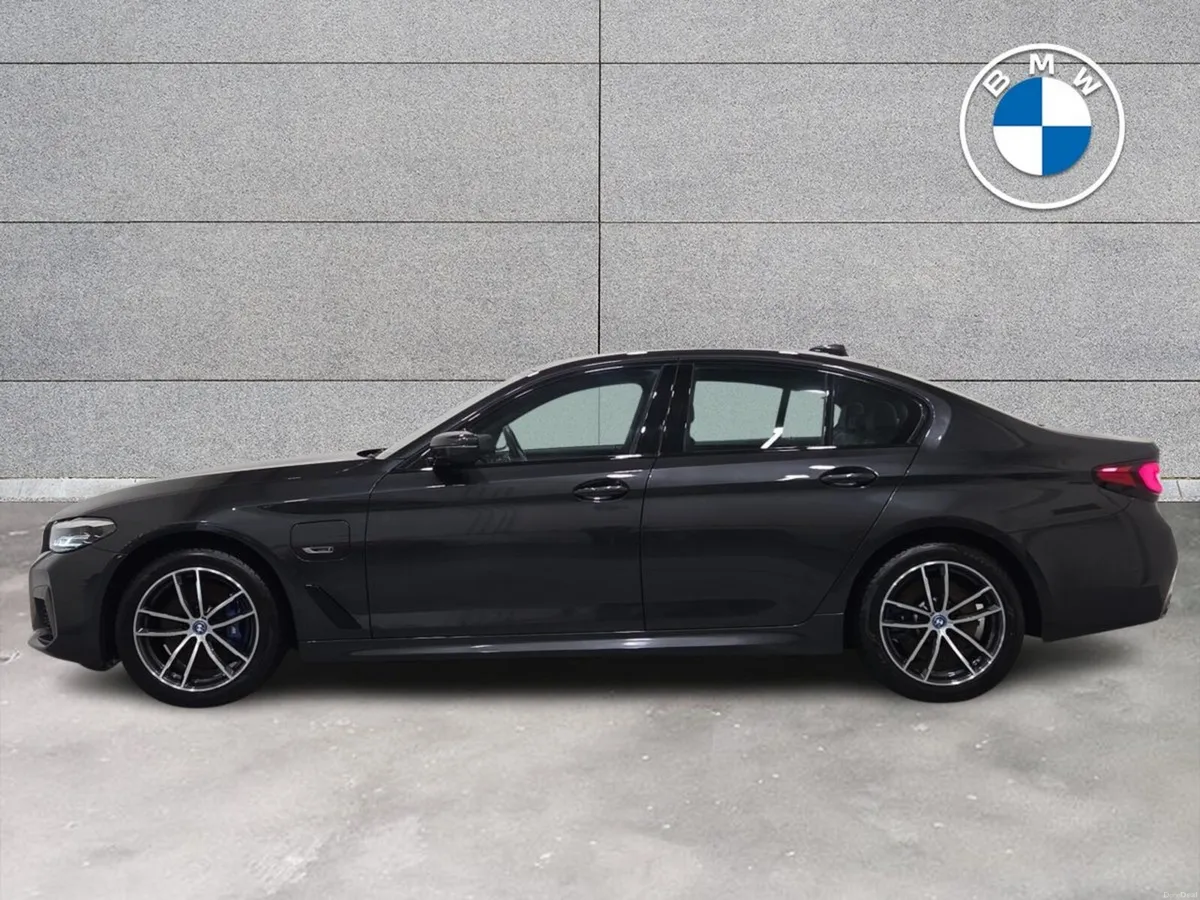 BMW 5-Series 530e M Sport Saloon - Image 4