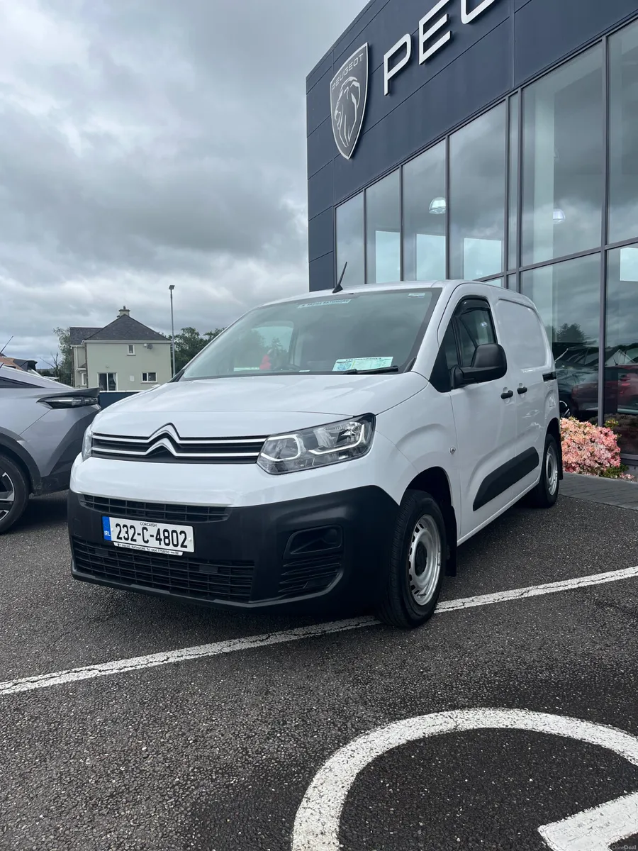Citroen Berlingo 2023 - Image 2