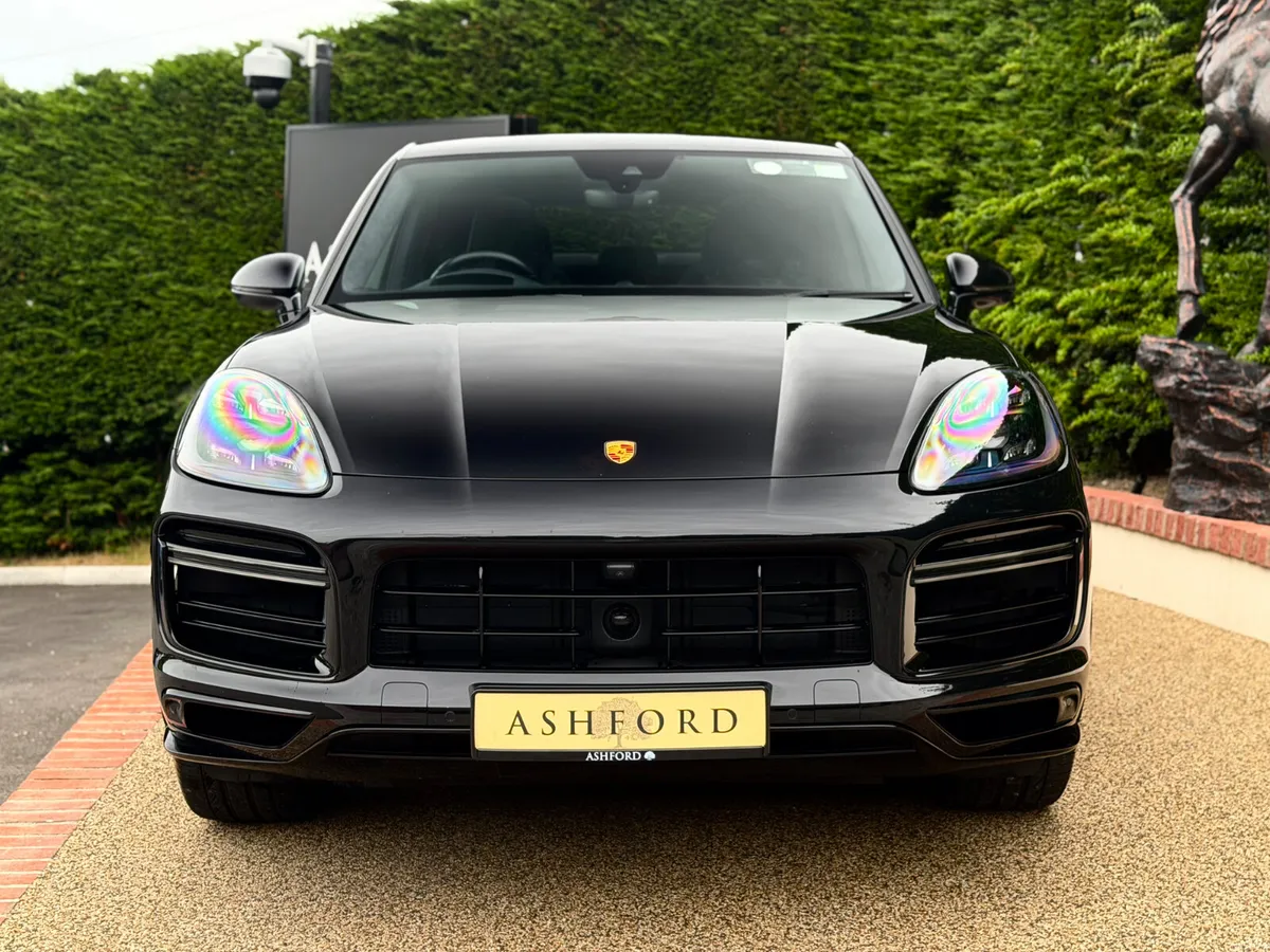 Cayenne Turbo S 670BHP ceramic brakes great spec - Image 2