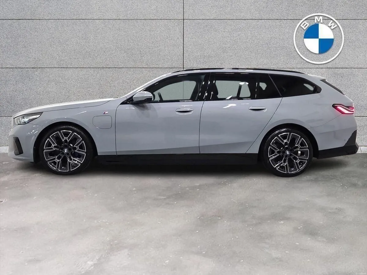BMW 5-Series 530e M Sport Touring - Image 4