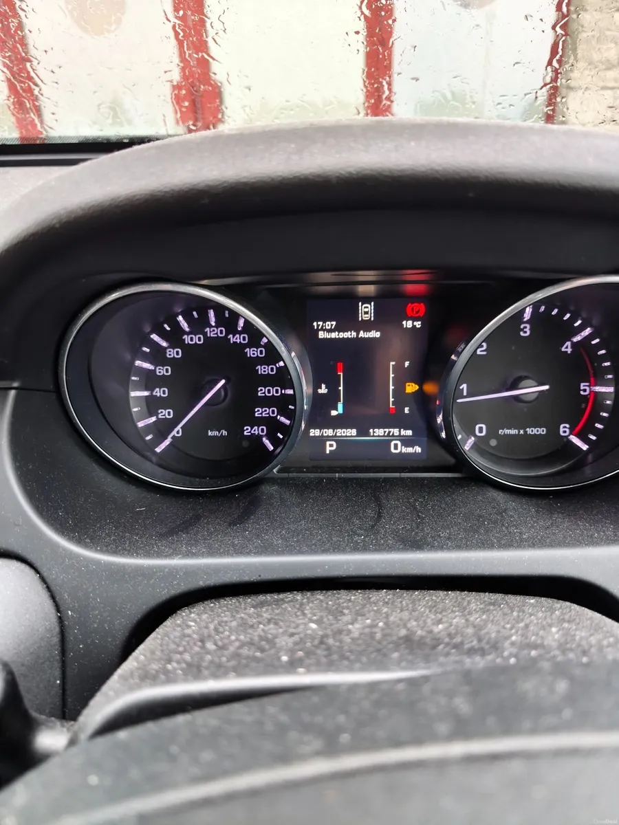 Land Rover Discovery 2015 - Image 2