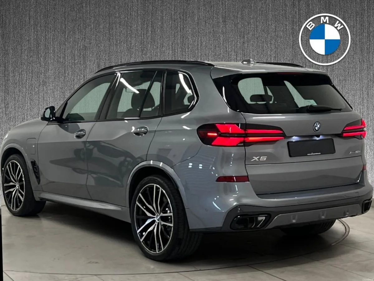 BMW X5 xDrive50e M Sport PRO PACK / PAN SUNROOF / - Image 2