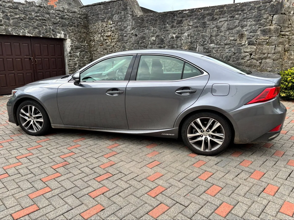 Lexus IS 2021 - Image 6