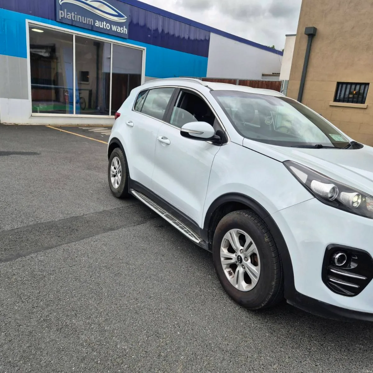 172 Kia Sportage nev nct tax - Image 4