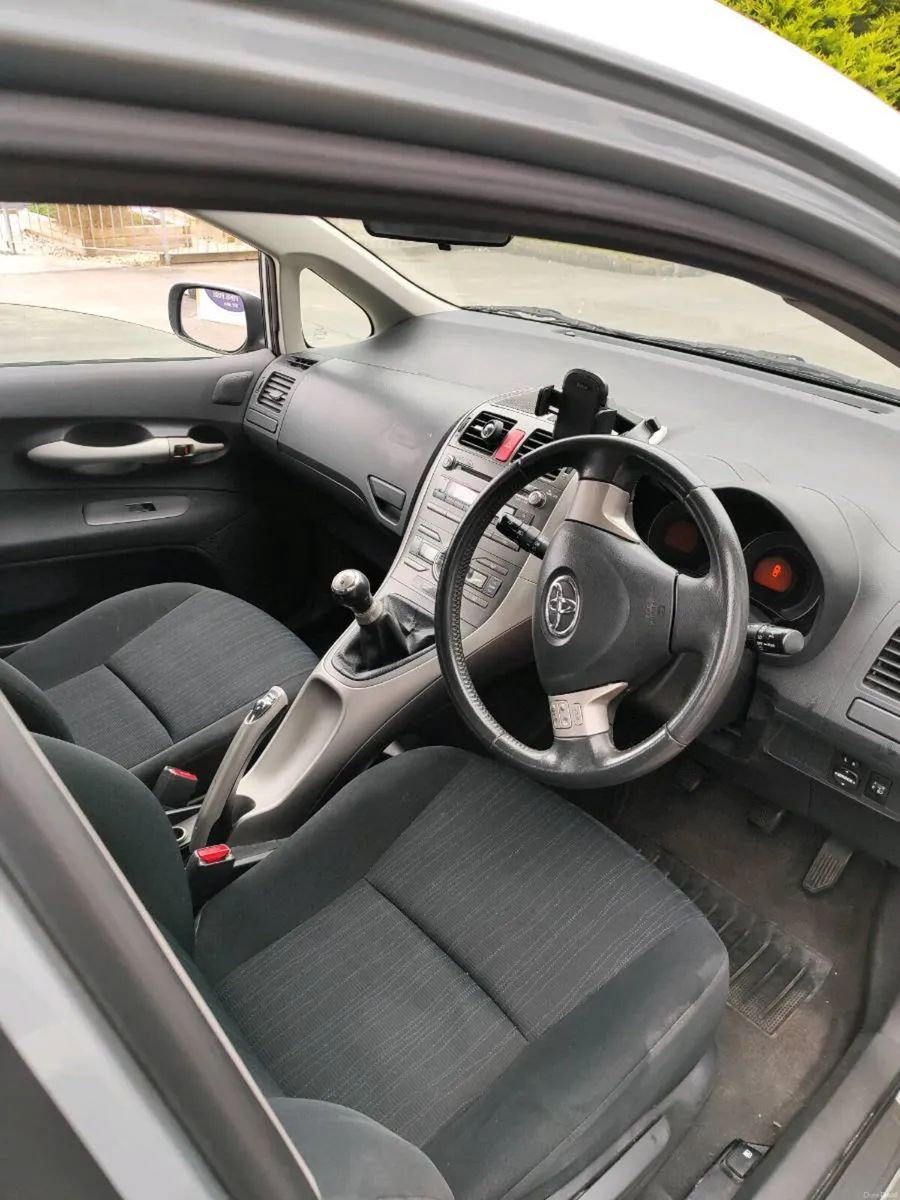 Car - Image 3