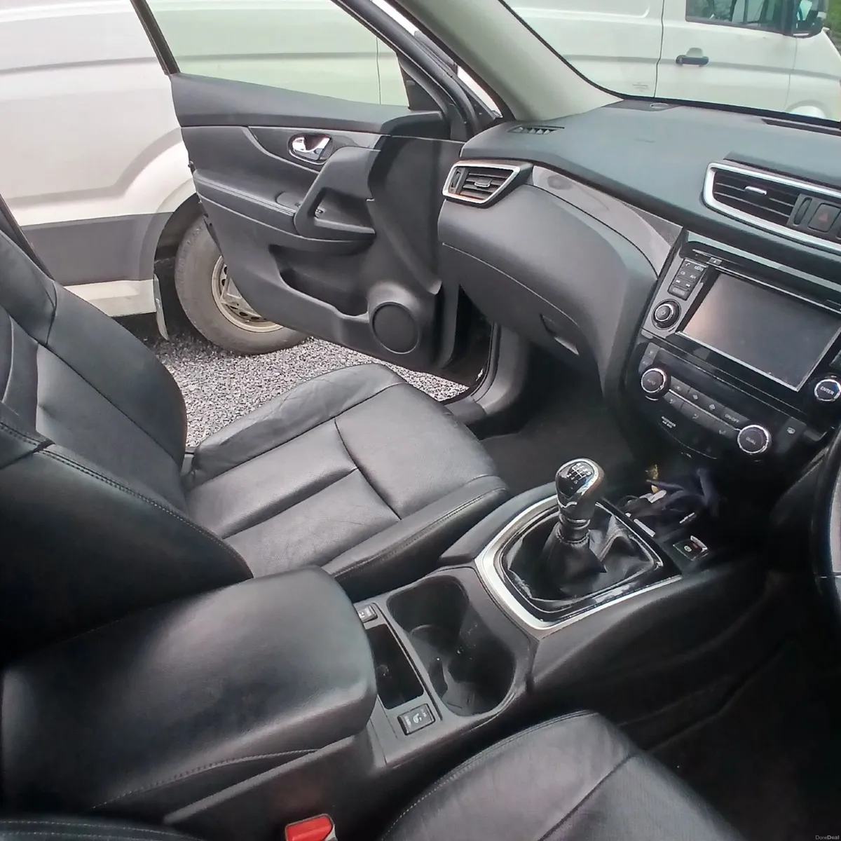 Nissan X-Trail 2017 - Image 2