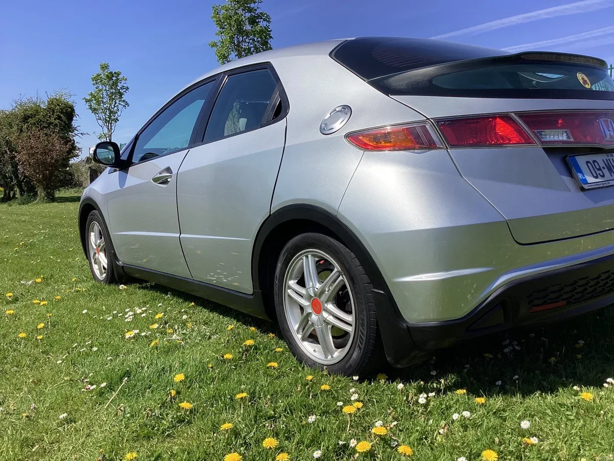 Honda Civic 2009 - Image 1