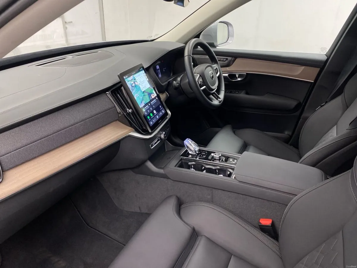 Volvo XC90 T8 PHEV AWD Plus Bright - Image 3