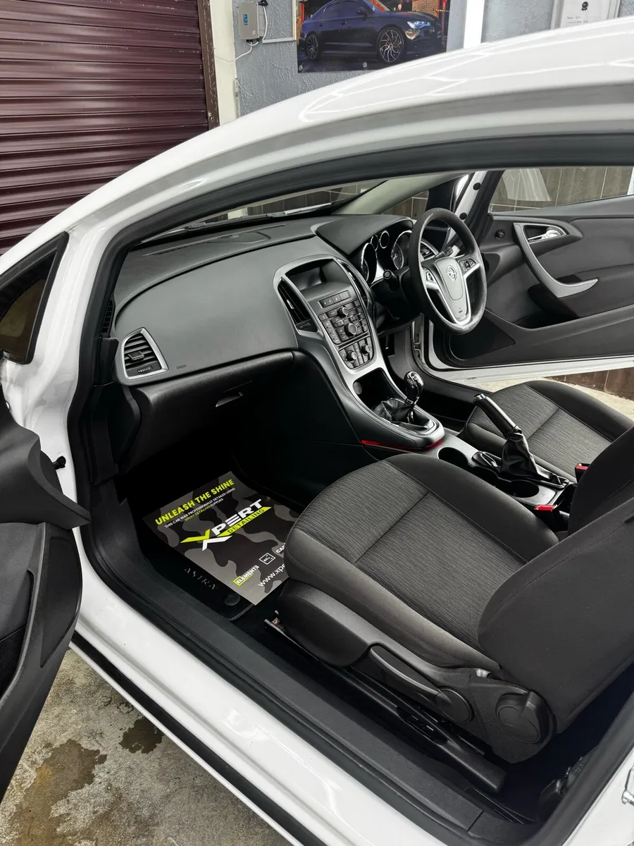Astra Sport 1.4 turbo Petrol 120PS - Image 2