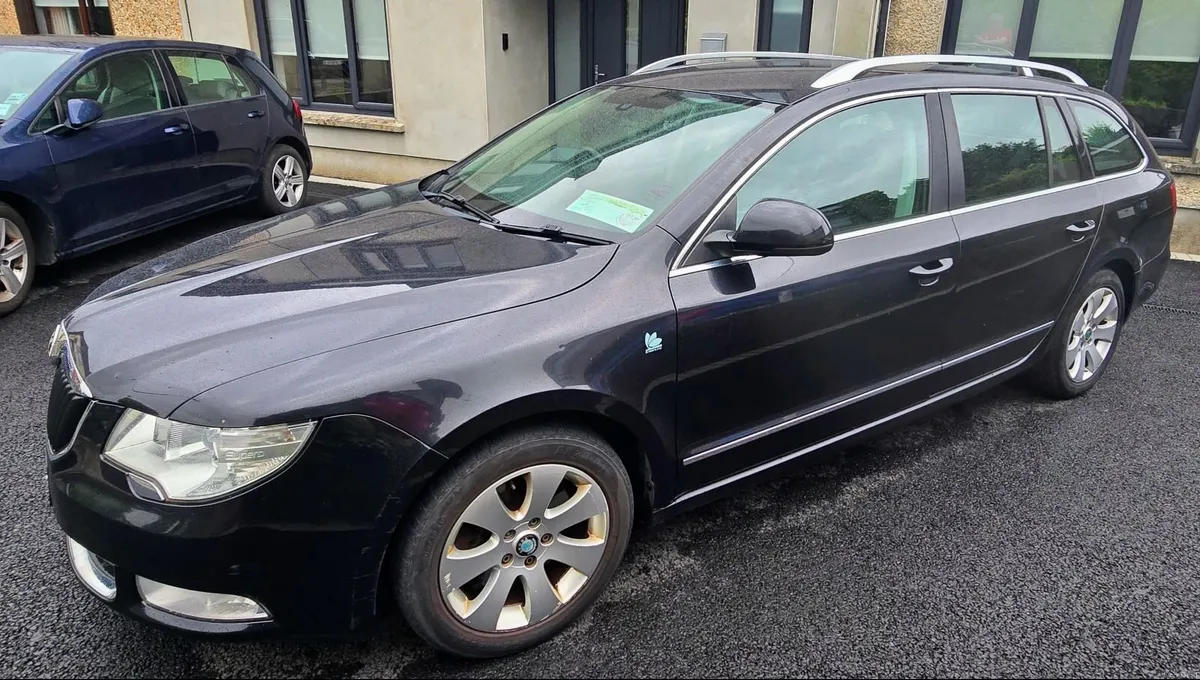2011 Skoda Superb Estate - Image 2