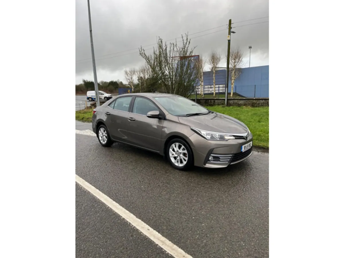 Toyota Corolla 1.4 D-4D LUNA 4DR - Image 1
