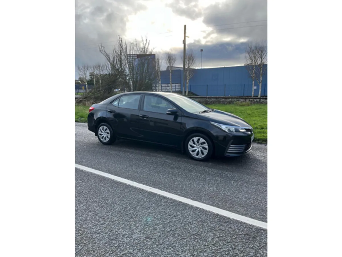 Toyota Corolla 1.4 D-4D TERRA 4DR - Image 3
