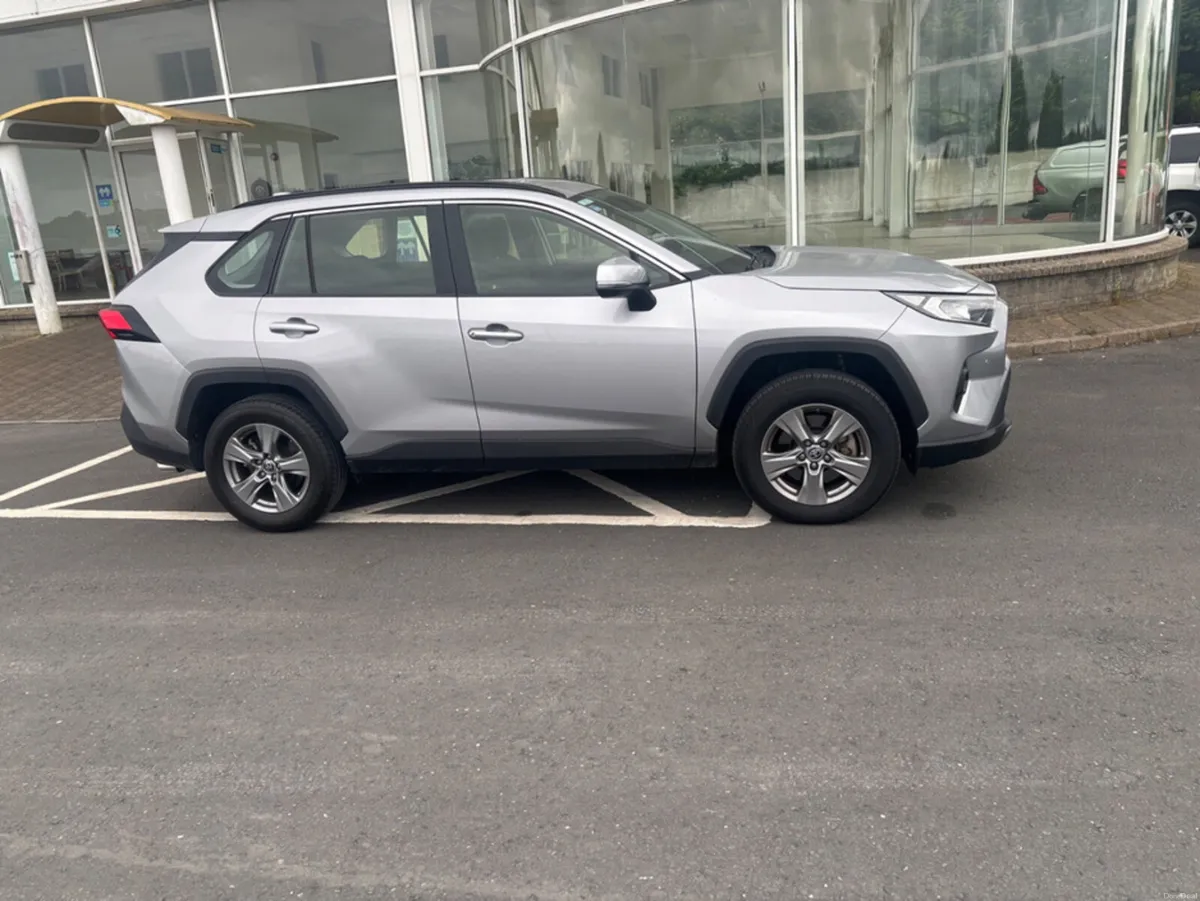 Toyota RAV4 HYBRID LUNA - Image 2