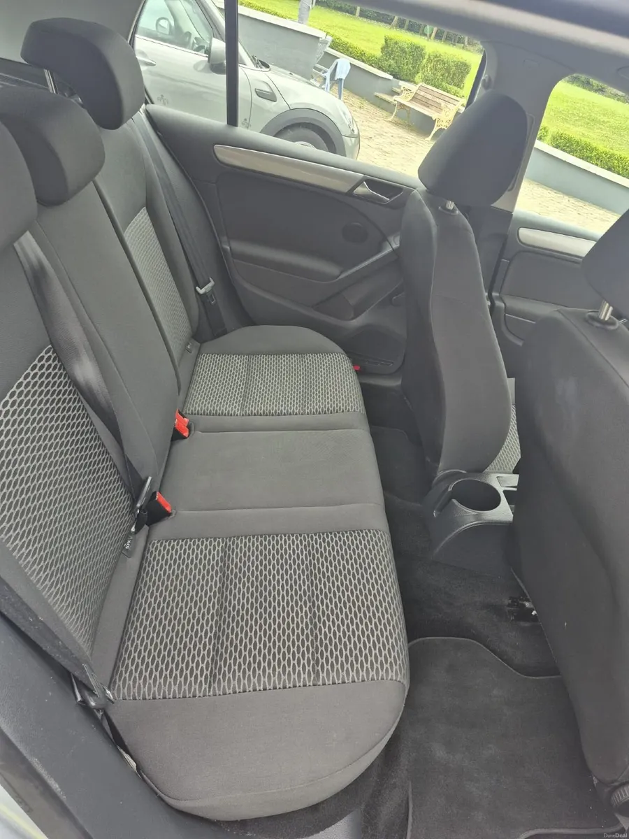 Volkswagen Golf 2010 - Image 5