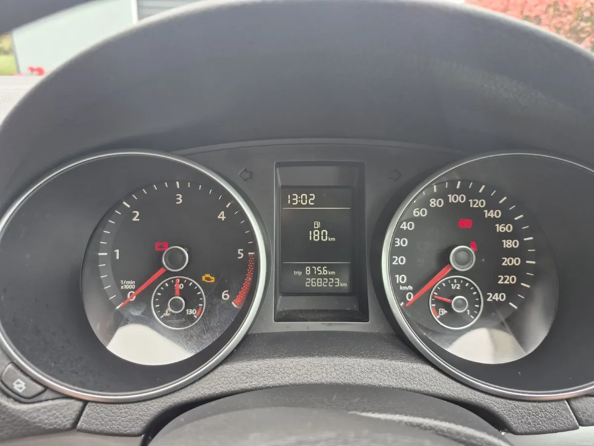 Volkswagen Golf 2010 - Image 1