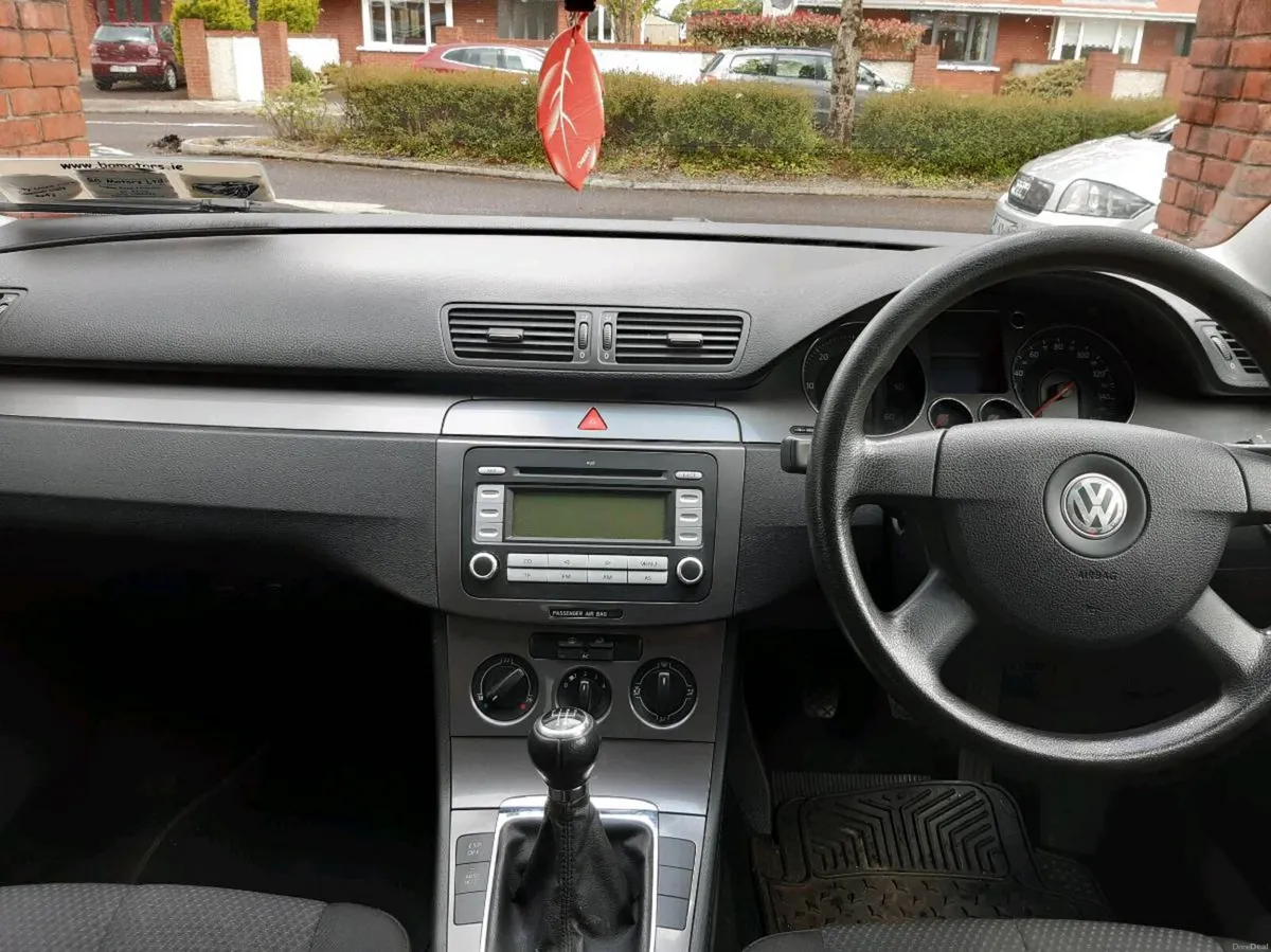 VW Passat B6 1.9 TDI 2008 - Image 5