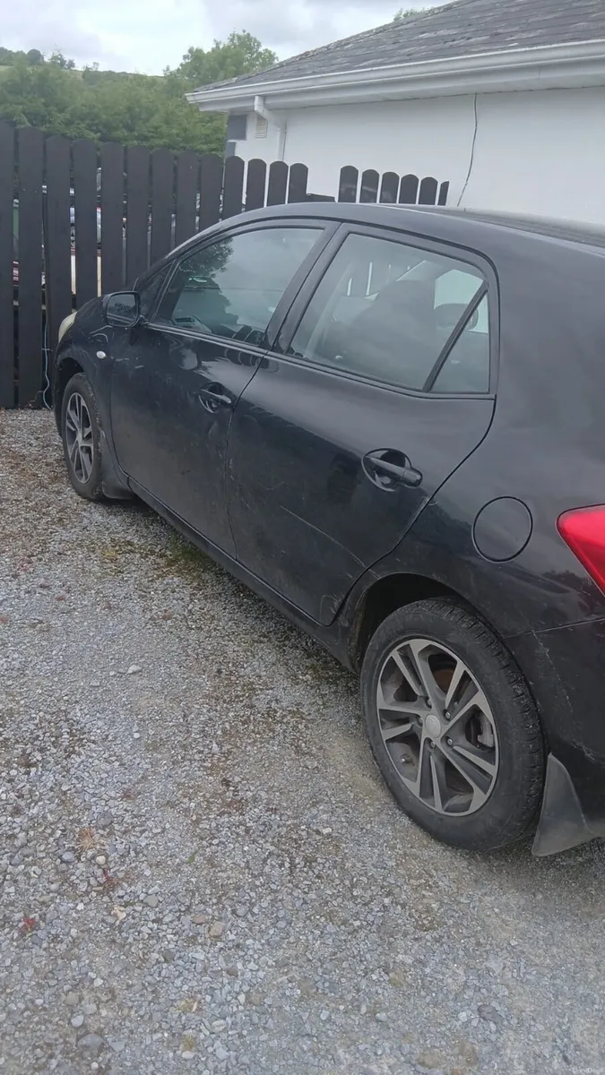 Toyota auris - Image 1