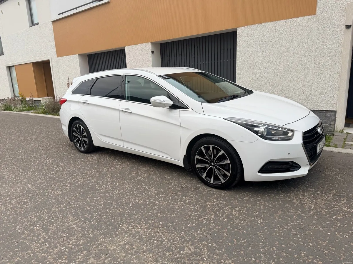 152 Hyundai i40 1.7 Executive Auto | 1 prev owner - Image 1