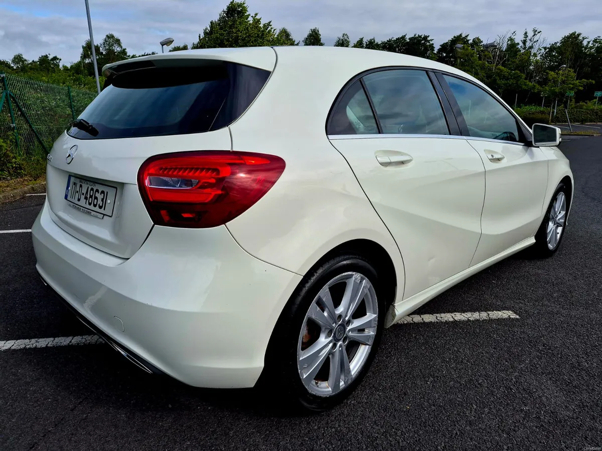 2017 MERCEDES BENZ A180D URBAN AUTOMATIC - Image 2