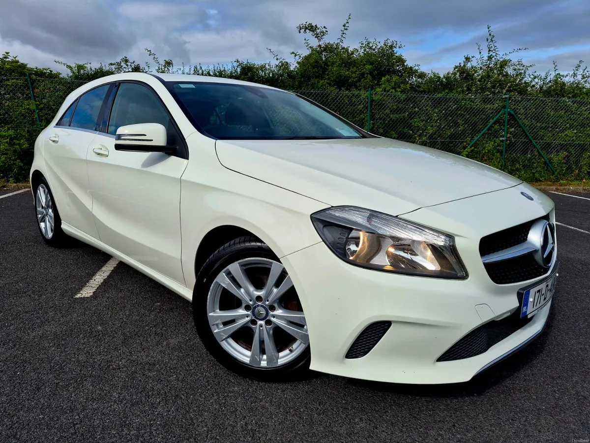 2017 MERCEDES BENZ A180D URBAN AUTOMATIC - Image 1