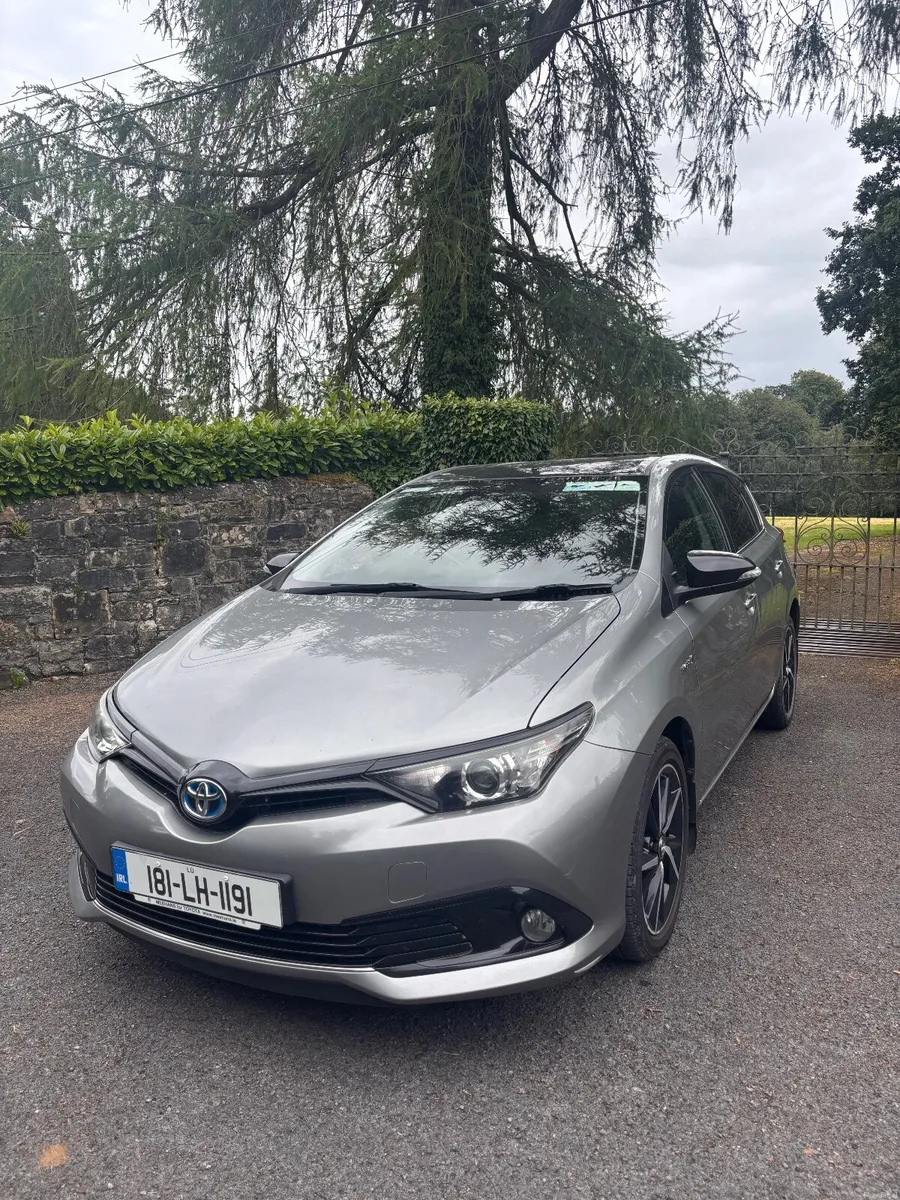 2018 Toyota Auris 1.8 Hybrid Luna Sport Automatic - Image 2