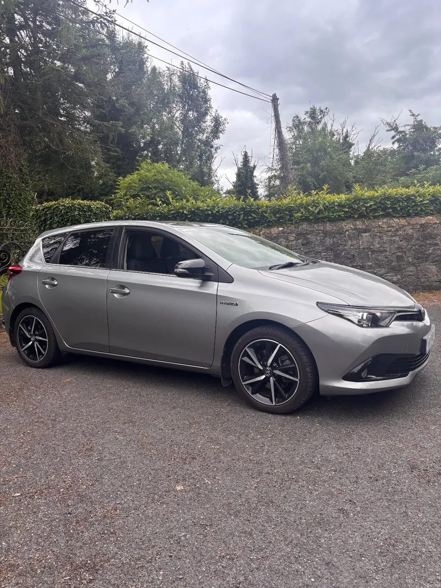 2018 Toyota Auris 1.8 Hybrid Luna Sport Automatic - Image 4