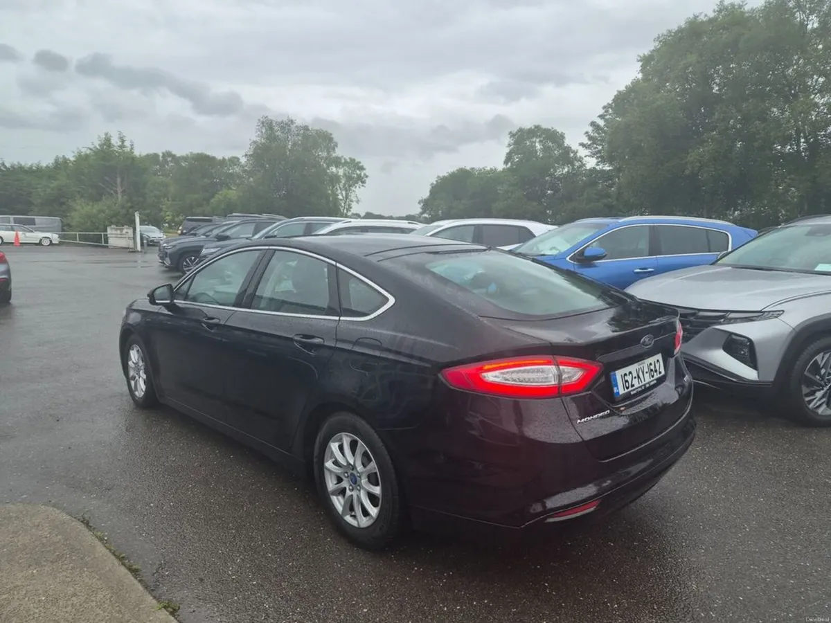 Ford Mondeo 1.5 TDCI Titanium Econetic 120 PS 5DR - Image 4