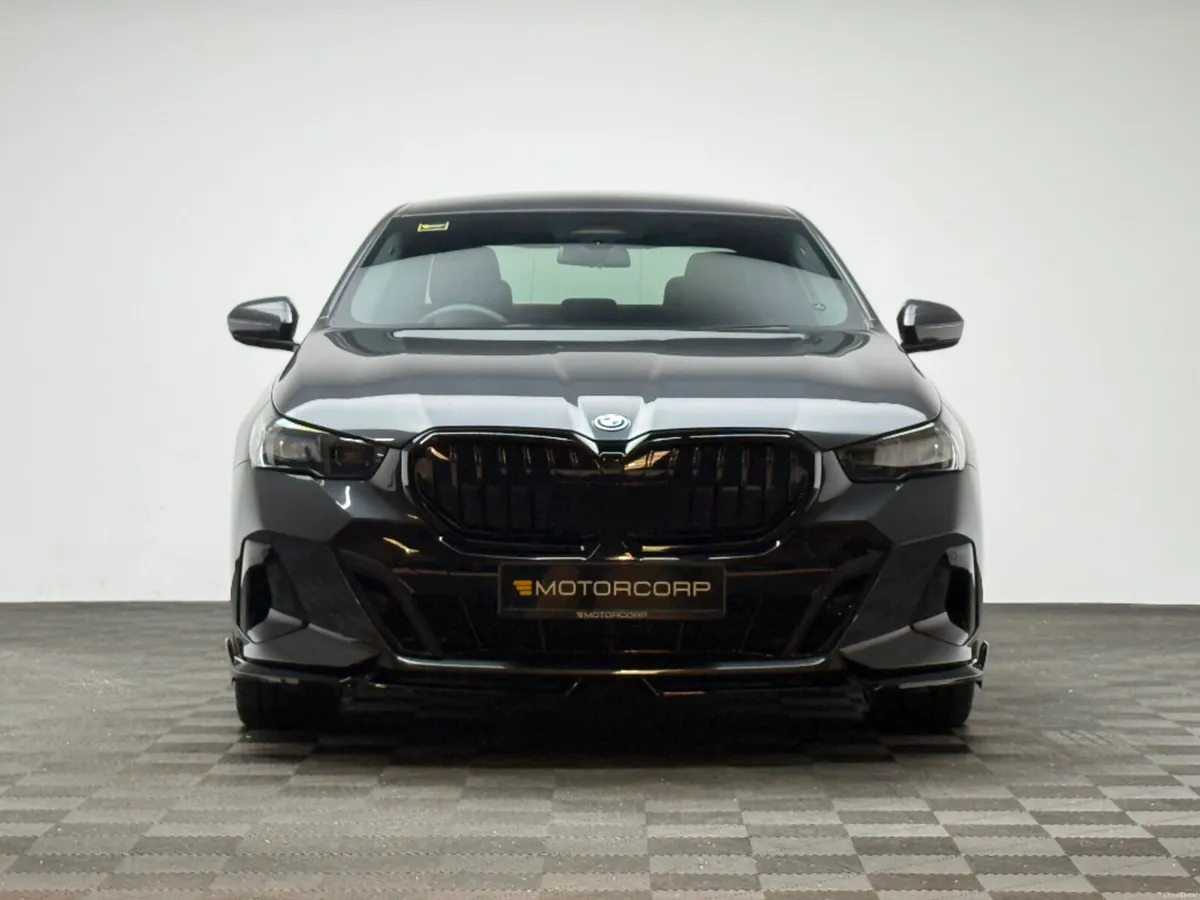 BMW 5-Series 530E M SPORT - Image 2
