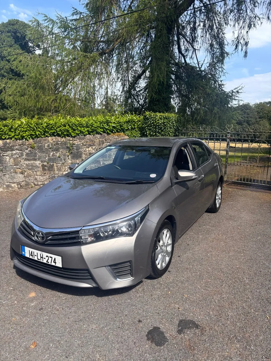 2014 Toyota Corolla Aura 1.4 Diesel - Image 2