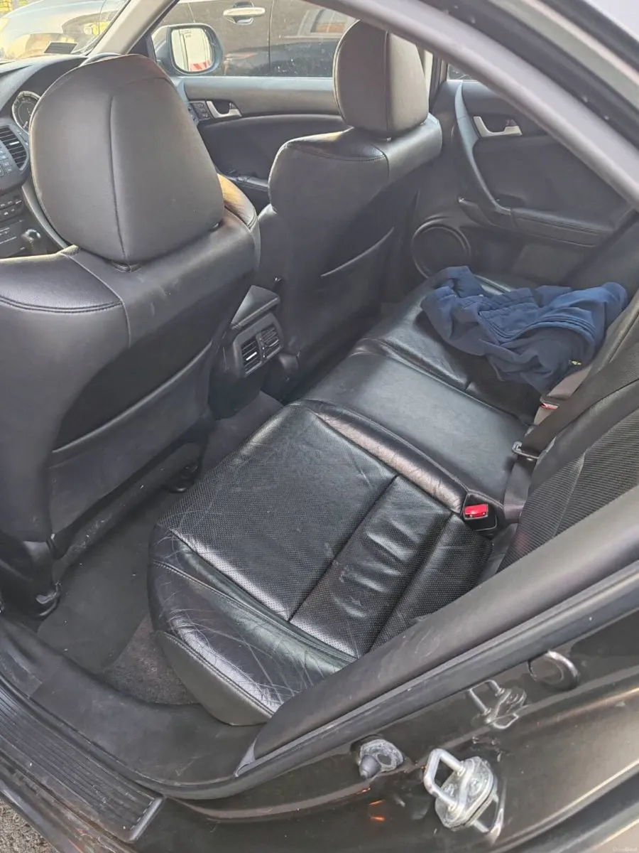 Petrol 2.0 L  Honda Accord - Image 6