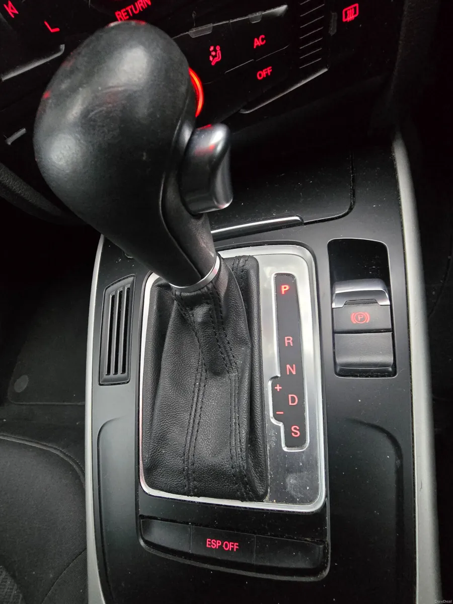Automatic Audi A4 2010 petrol ⛽️ automatic €2990 - Image 2
